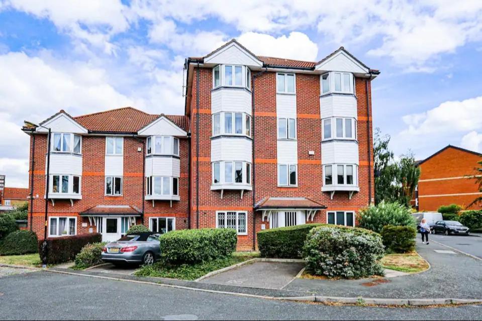 Spacious 2 Bedroom Apartment Londra Esterno foto