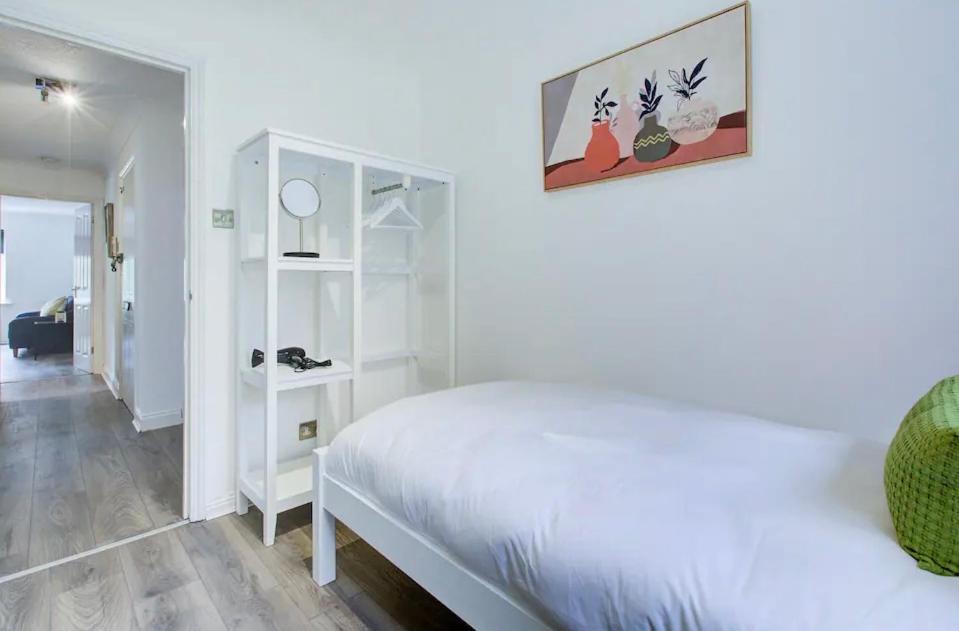 Spacious 2 Bedroom Apartment Londra Esterno foto