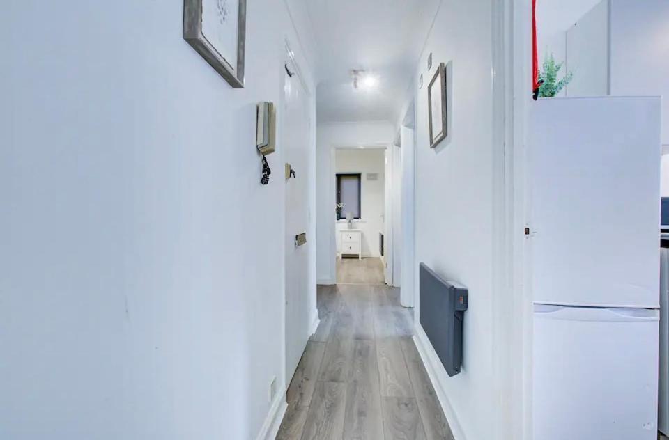 Spacious 2 Bedroom Apartment Londra Esterno foto